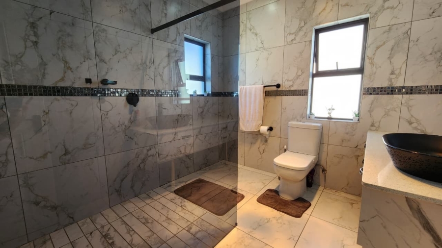 4 Bedroom Property for Sale in Country Club Western Cape
